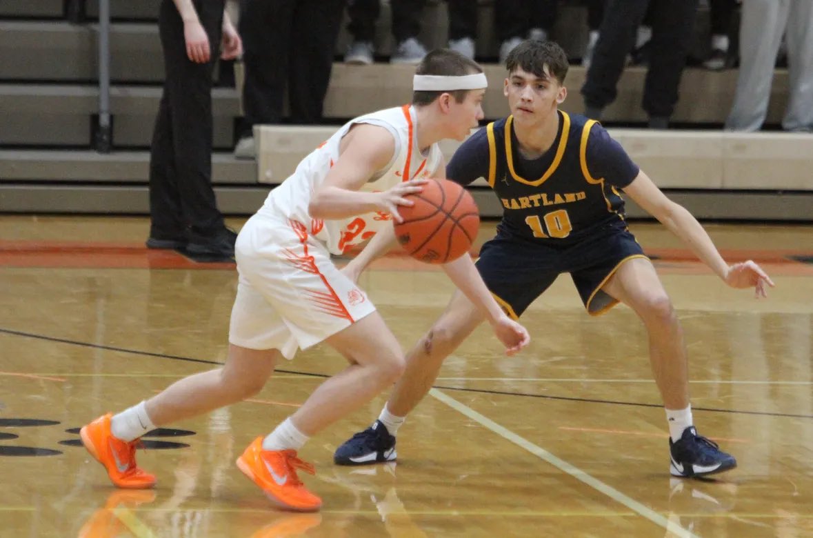 ja_squared's tweet image. Great game last night Austen.  Helped the seniors get the W on senior night! #freshman
@brightonhoops 

@HankampScott @BrzezinskiAlec @PrepHoopsMI @TheDZoneBBall