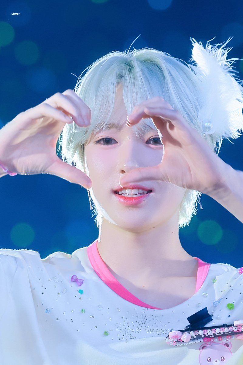 𝐋𝐎𝐕𝐄% tweet media