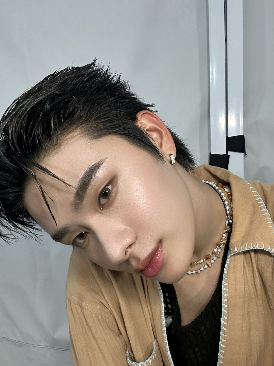 วันวาเรนไทน์ คนอื่นลงรูปคู่ ผมลงรูปคี่คับ 🩵 #THAIchayanon