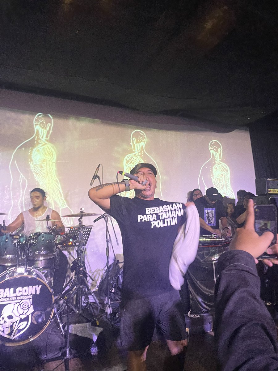 Bap!! <a href="/lord_kobra/">Morgue Vanguard</a> sureal ajgggg.