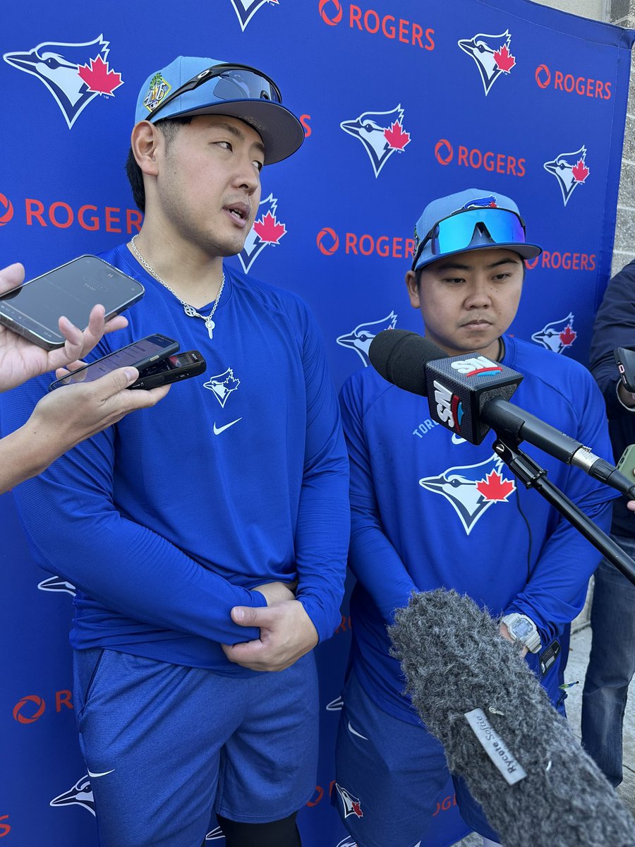 Hazel Mae tweet media