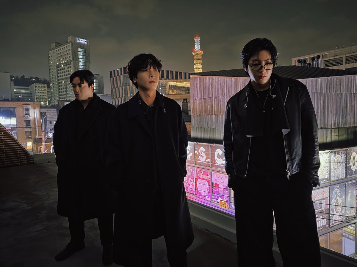 bandkikofficial's tweet image. 2026.02.14.(Sun)💥
@ club FF

KIK Asia Tour 2026 - BANGKOK
2026.02.18.(WED) D-3 
แล้วเจอกันเร็วๆ นี้!

01. bella
02. AH
03. SIMPLE
04. Ferrari
05. Timer
06. Close
07. piece of peace
08. Sun

#KIK