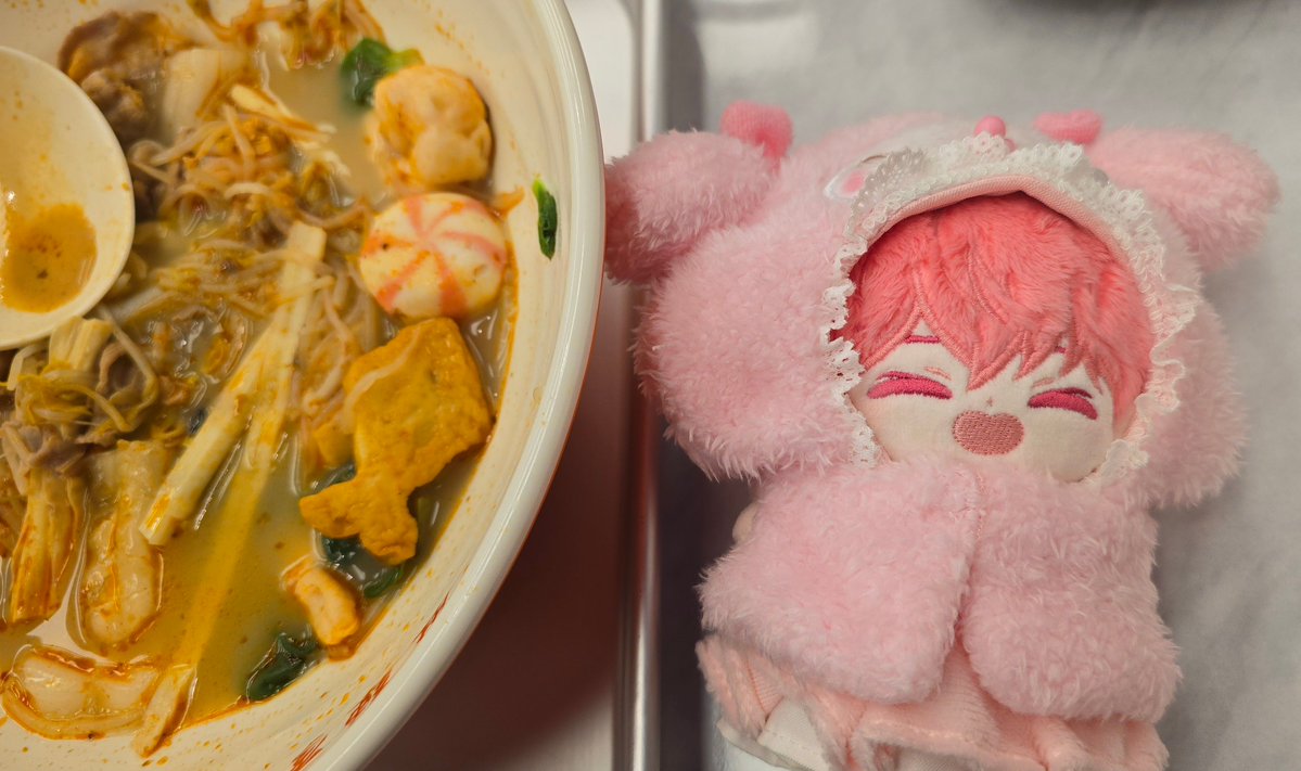 오늘 츠굼님이랑 베이비므메미무 팝업 갔다옴!
살게 없었고... 2차 주문 주세요ㅠㅠ