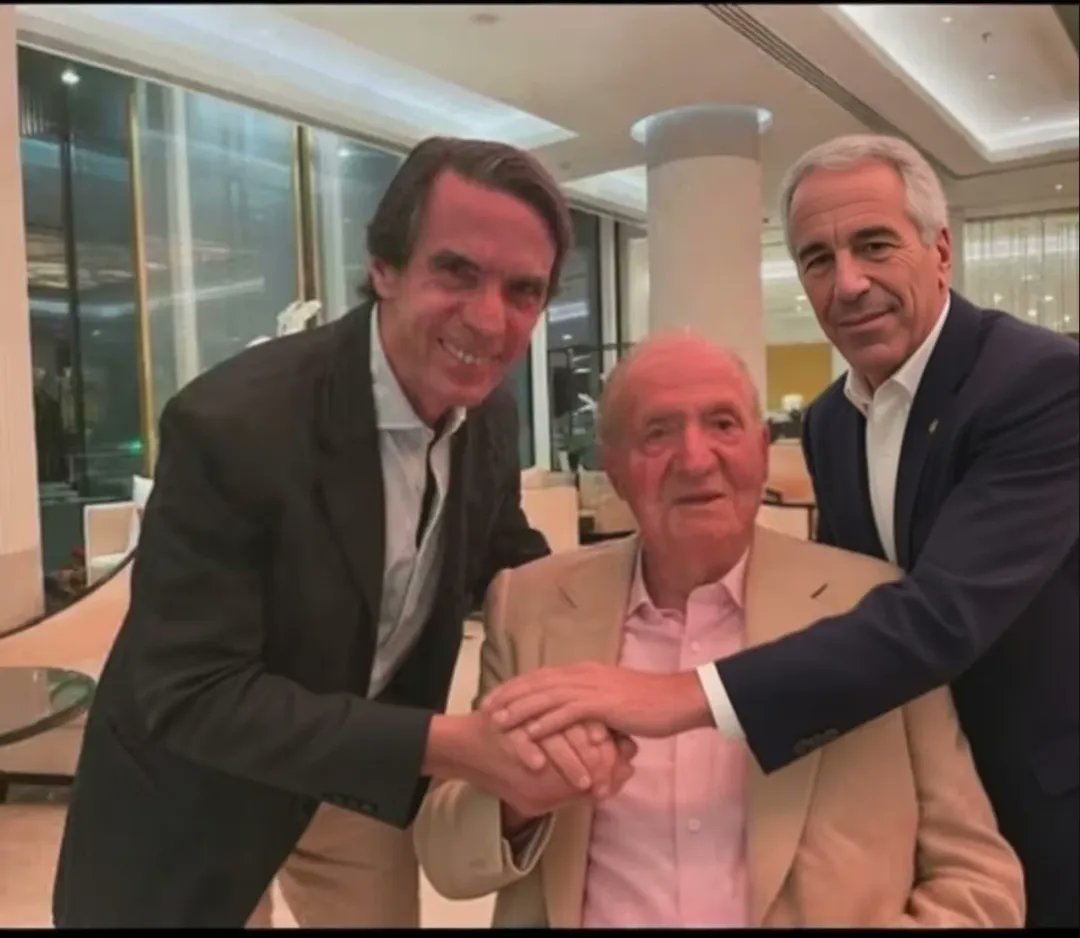 En #EpsteinFiles no podía faltar el campechano, si es tema de faldas, pedofilia, puterío... Y bueno el "sobrinísimo" #Aznar del <a href="/ppopular/">Partido Popular</a> que le hizo la vida fácil mientras gobernó.

Ahí tenemos a la España de bien