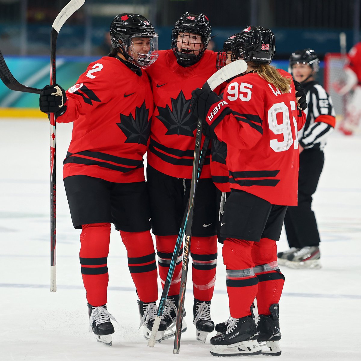 CLAIRE THOMPSON HAS HER FIRST OF THE OLYMPICS 👏

CANADA LEADS 2-0 🍁