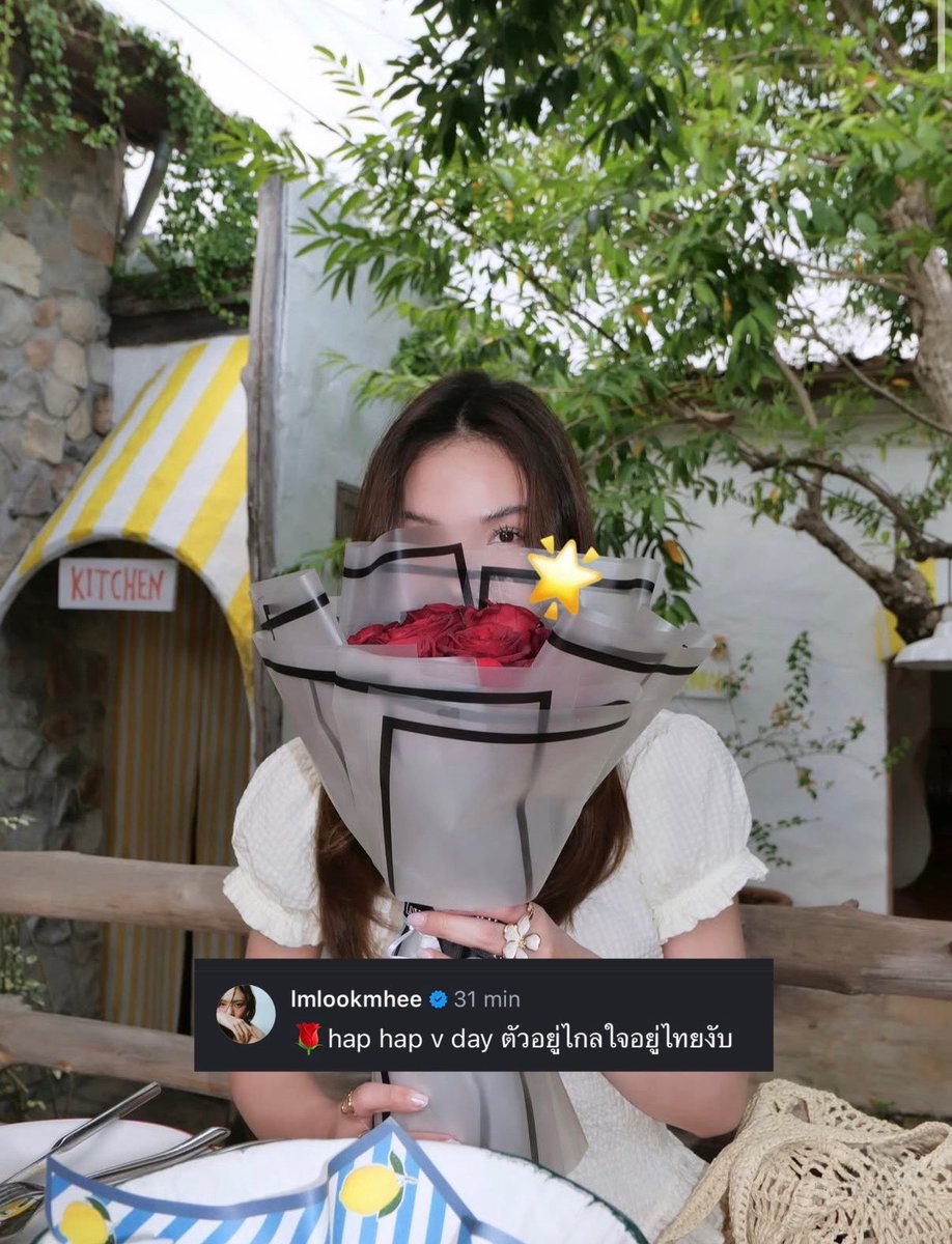 a legenda da postagem:  
🐰: “um pequeno lembrete de alguém que está longe 💐🌟🩷”

Comentário da Lookmhee:
🐨: “mesmo estando longe, meu coração ainda está na tailândia”

ela tá amando em VOZ ALTA meu deus alguém taz alguma coisa eu to ficando doente ☝🏻😩

#LMSY #ลูกหมีซอนญ่า