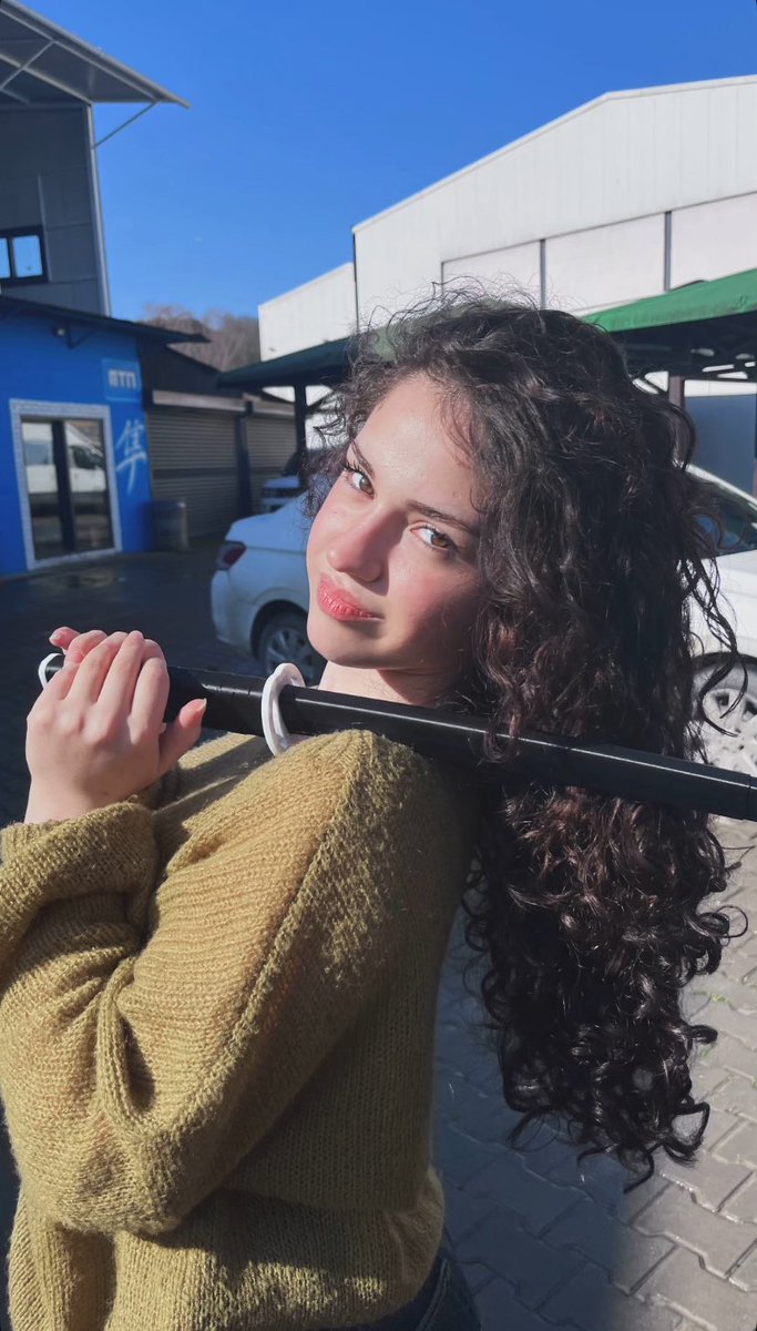 halime_asya's tweet photo. Onca ergen aptalın olduğu ortamda onun ışıl ışıl parlayışı ✨ sen bu çağın velinimetisin kıvırcığım çok seviyorum bir tanem çoook 💖 https://t.co/epllDZK6ga