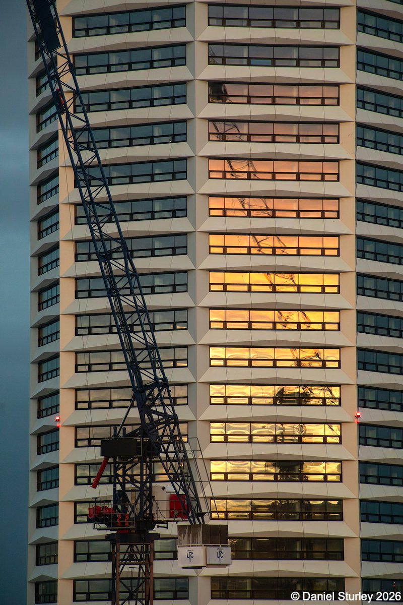 Daniel_Sturley's tweet image. #Birmingham UK, a nice reflected #sunset in the Octagon @ParadiseBham recently with a #crane at the Edition #development 😃 
#BirminghamWeAre #Architecture #AllShapes 
#Photography