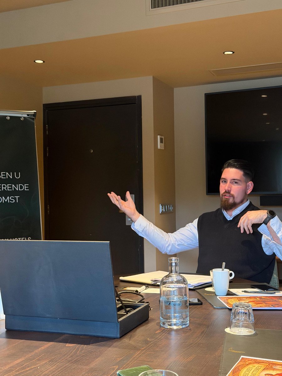 Vandaag gaf <a href="/GinoLuurssen/">Gino Luurssen</a> in Arnhem een basistraining debatteren aan nieuwe kandidaten voor de gemeenteraadsverkiezingen.

#FVD