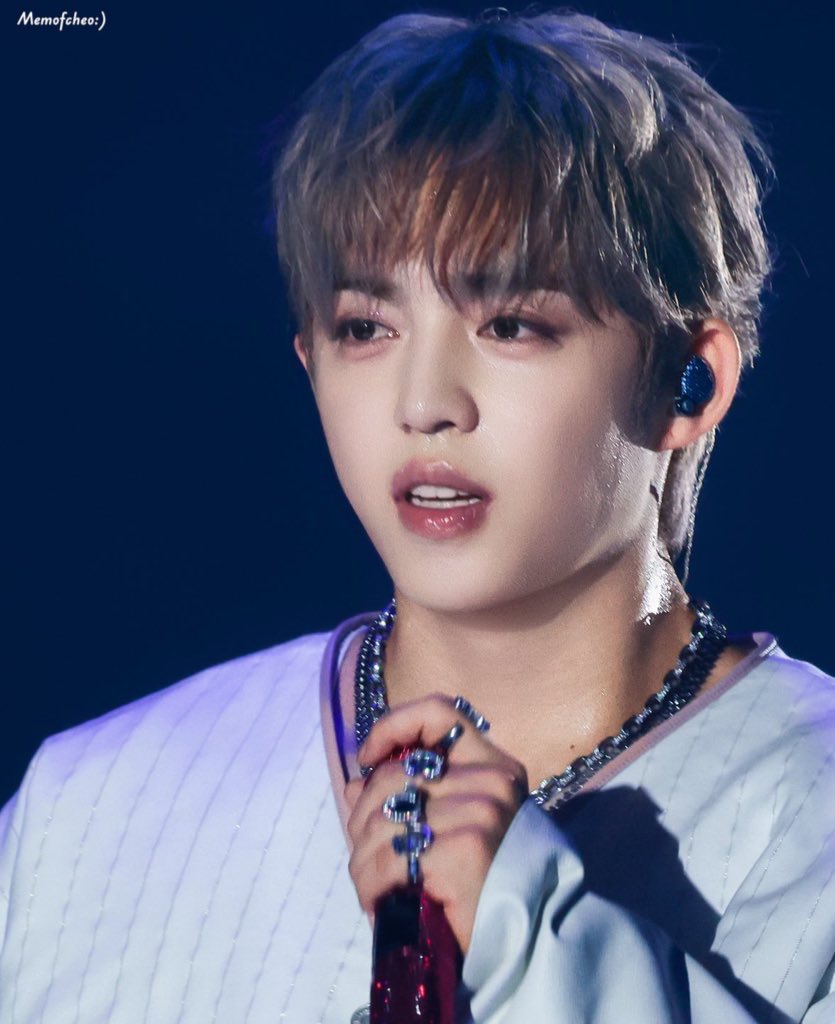 crazy how different hairstyles give him different aura