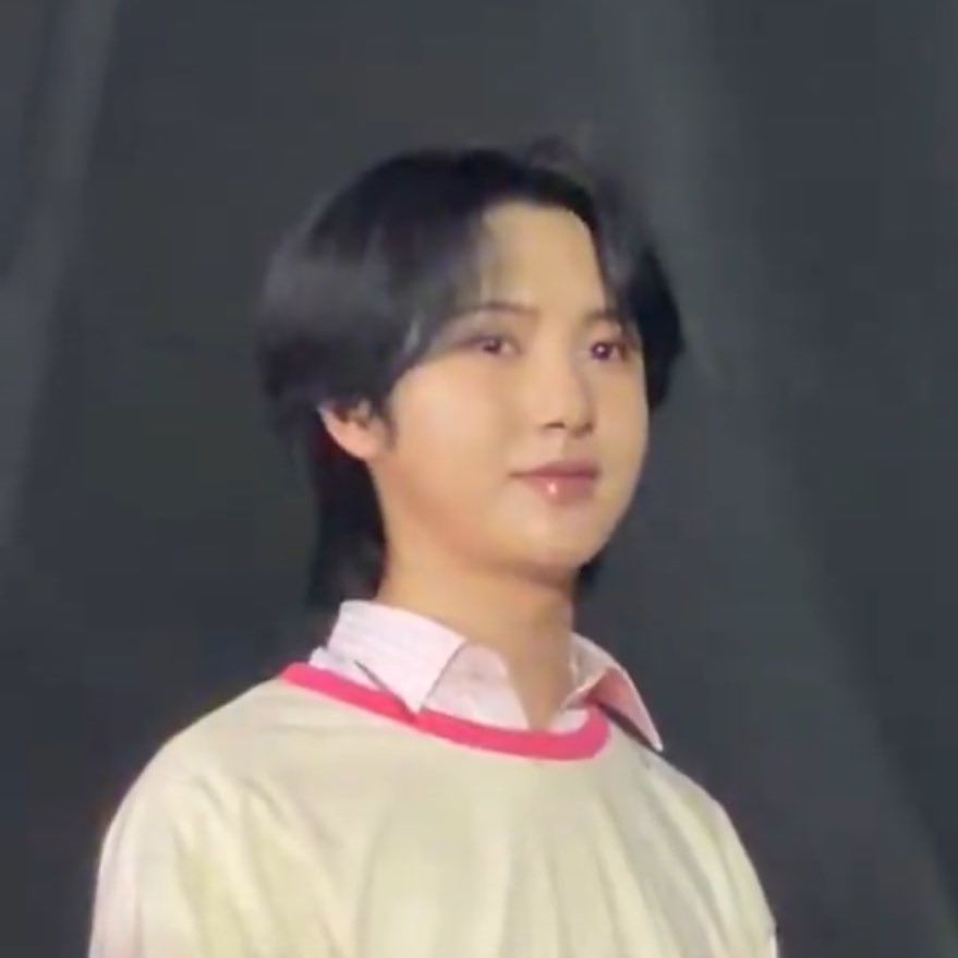 แล้วดูยิ้มอ่อน ๆ มุ้จุ้มาก 5665555555555555