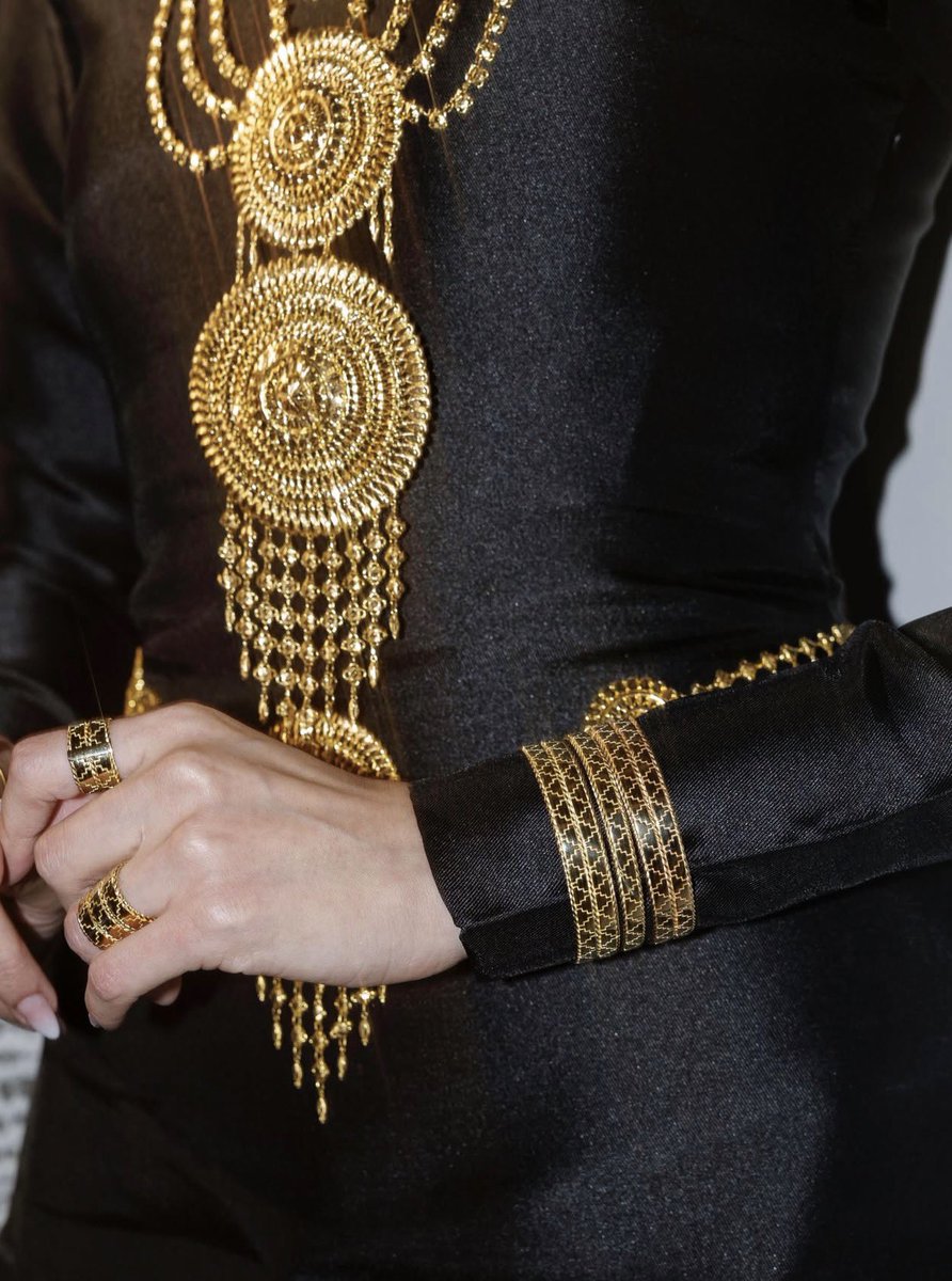 ميشا | FASHION tweet media