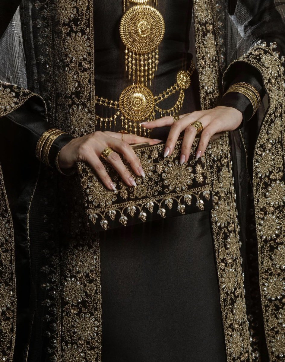 ميشا | FASHION tweet media