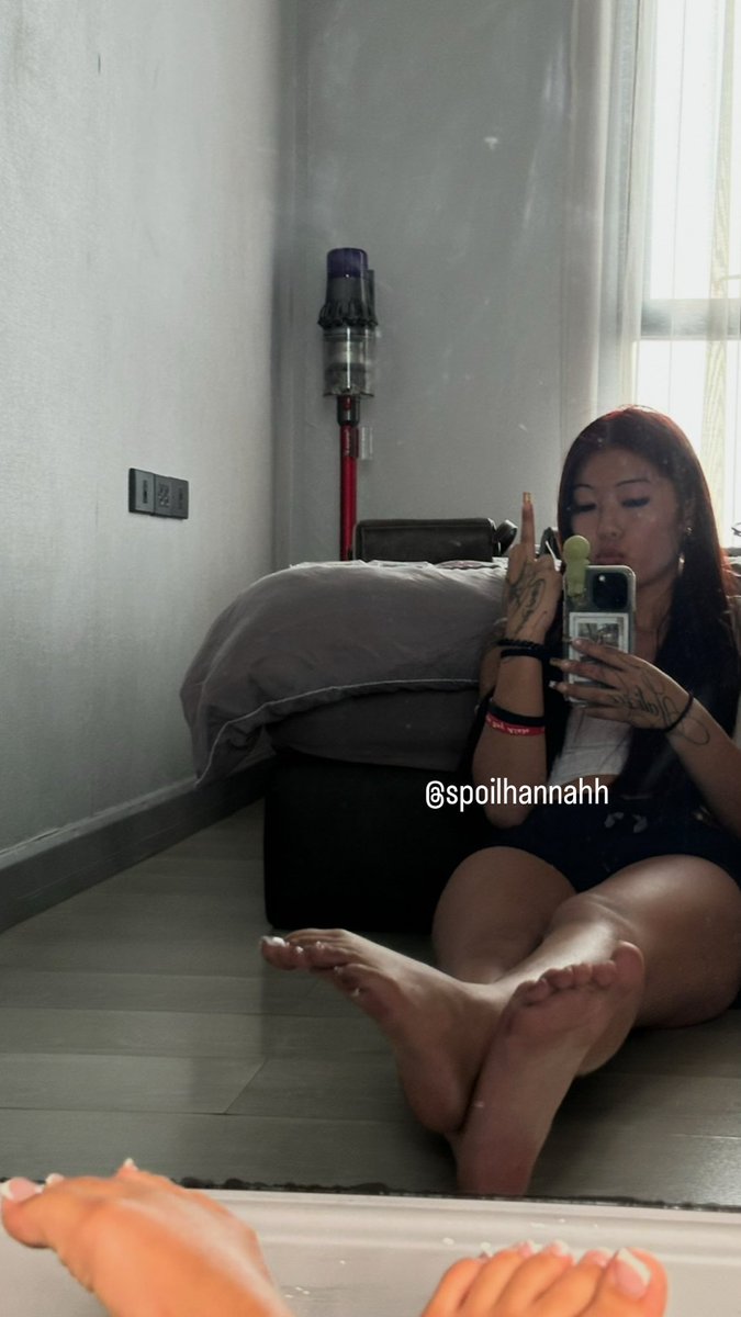 Spoilhannahh's tweet photo. You tried quitting, you tried leaving, you tried escaping, yet you’re still here drooling at my feet
Two words
You’re Obsessed. https://t.co/6hkbs6vCap