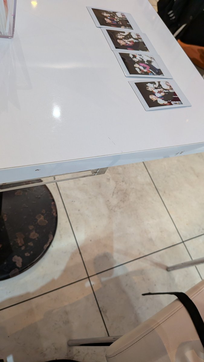 1154回目のエントリーは、きぃちゃイベでした｡◕‿◕｡
チーカワライトモーション
ビッグバンモーション
デスモーション
を発動！🎉
ひよりやまちこ達もいて、昔のエントリーを思い出す程の盛り上げとなりました🎶
いいぞいいぞはあれだけどwww
カラオケの後は酒まみれでシャンパンテキーラ凄かった🍾