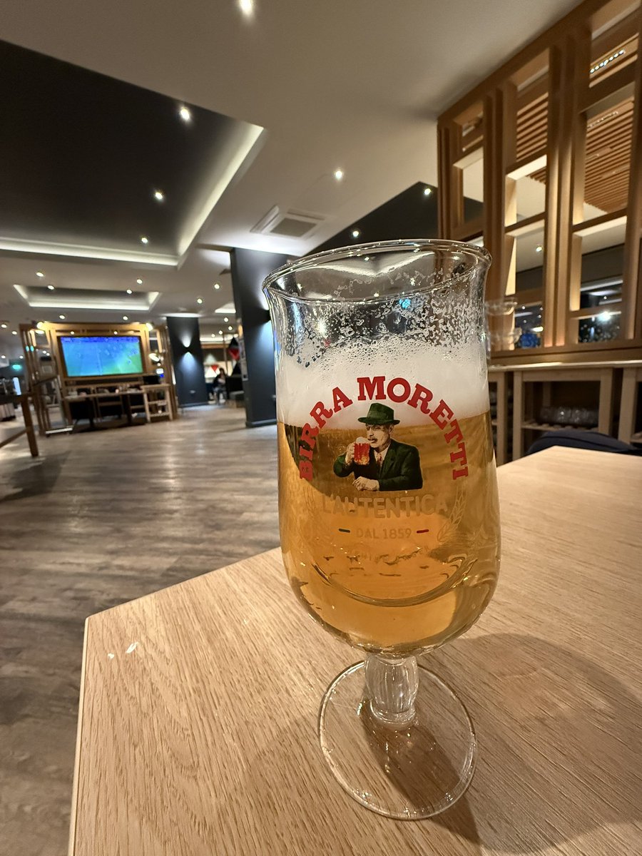 Sunderland boys are in town… Oxford away in full flow. 🏆

#SAFC