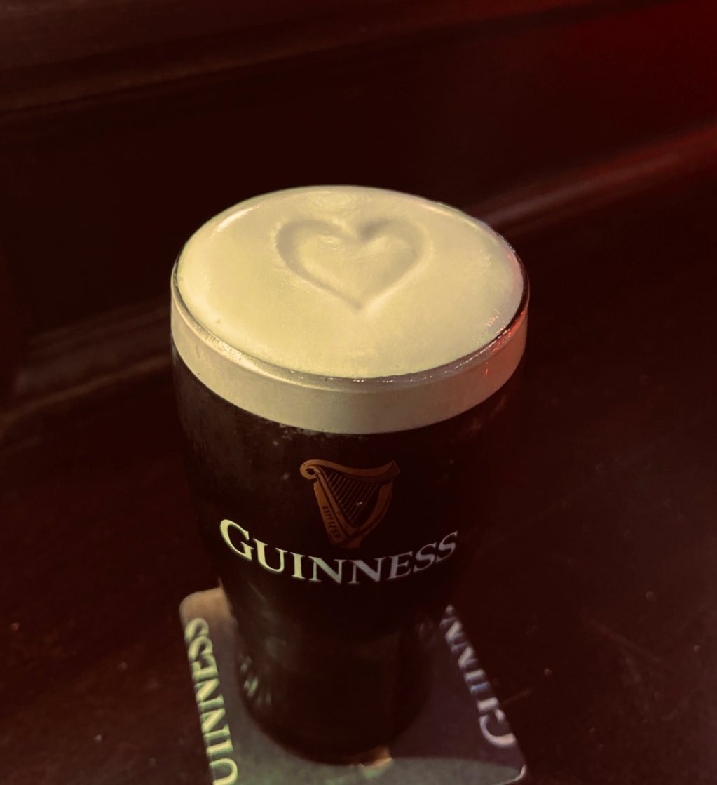 MaHogansBar's tweet image. Love at first sip. #Limerick #irishPub
