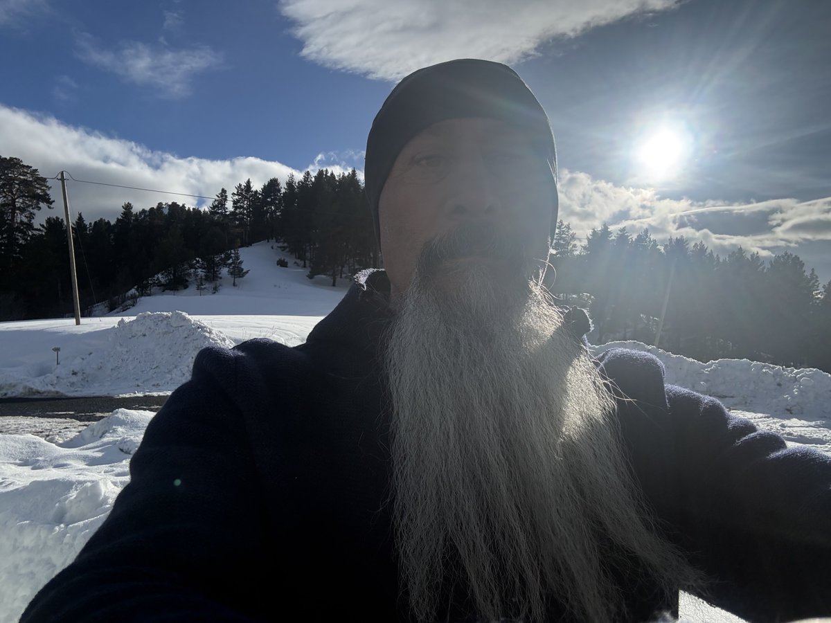 Teknoloji romantizmin tahtını gasp etmiştir ve insan doğasının özü sorgulanır olmuştur Yurtsever canlara iyi akşamlar iyilikler diliyorum