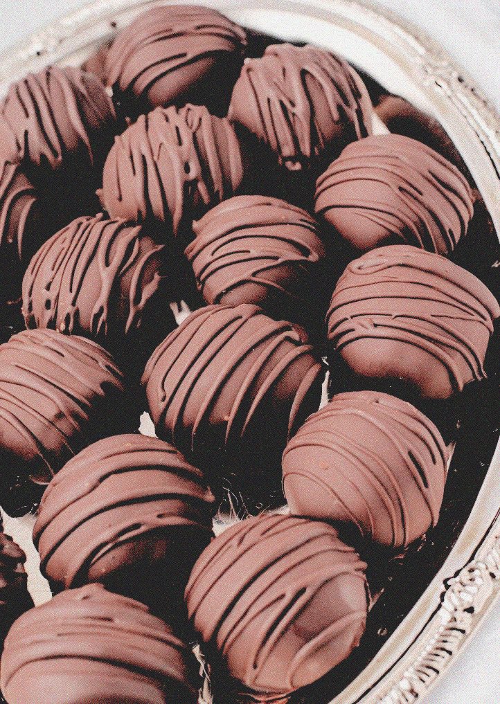 ⠀⠀ ⠀⠀ ⠀⠀ ˙ . ꒷ ₍ᵔ.˛.ᵔ₎ . 𖦹˙— ⌗
⠀⠀
𝓢ir 𝓐zraek and 𝓢ir 𝓐bel,

May the Valentine’s Day be as sweet as your chemistry. I hope both of you enjoy the love lingering in the air all around this weekend. Cheers!

—— 𝐒.

/ <a href="/eutercpe/">azraek</a> <a href="/terraspex/">Mateluna, Abel. / TS</a>