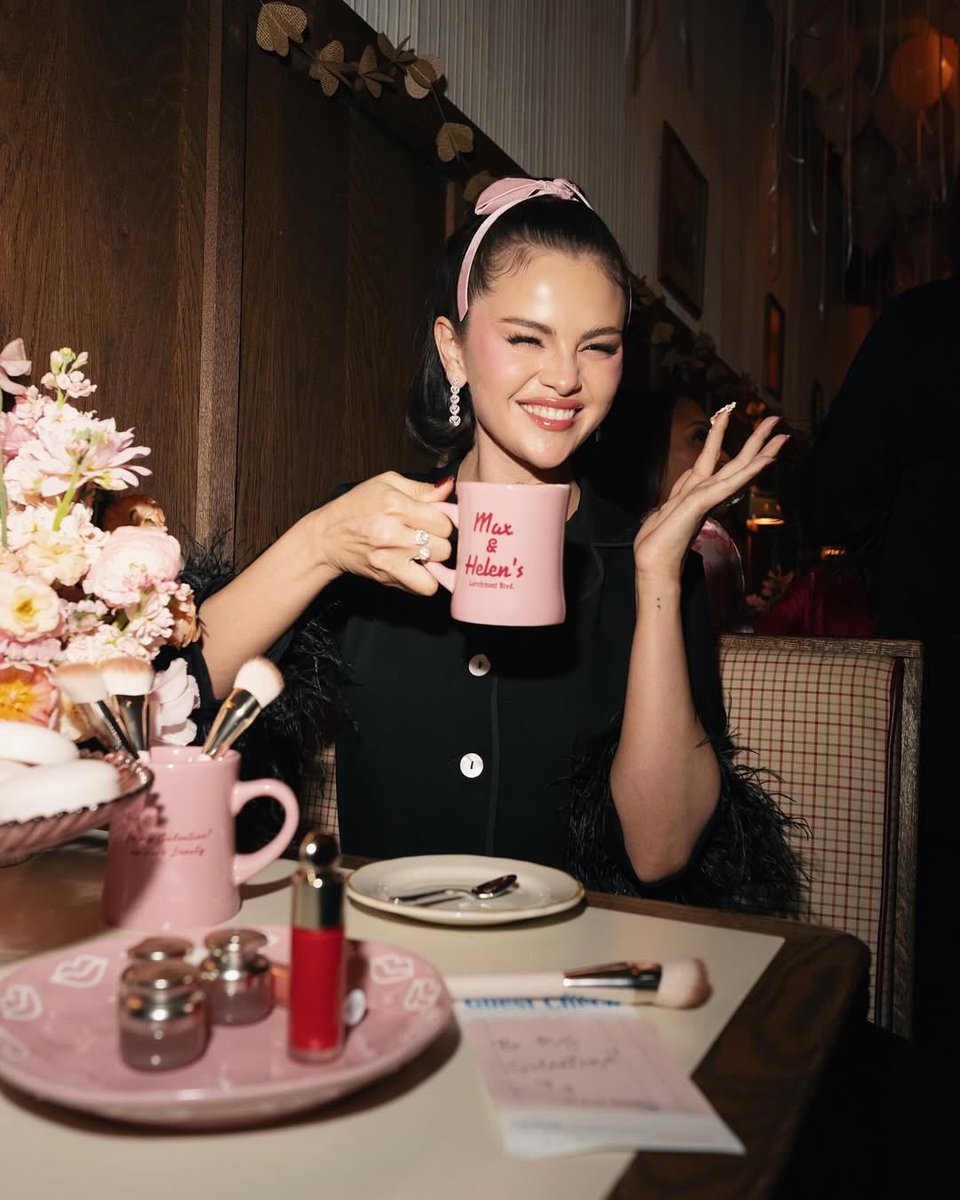 Portal Selena Brasil tweet media