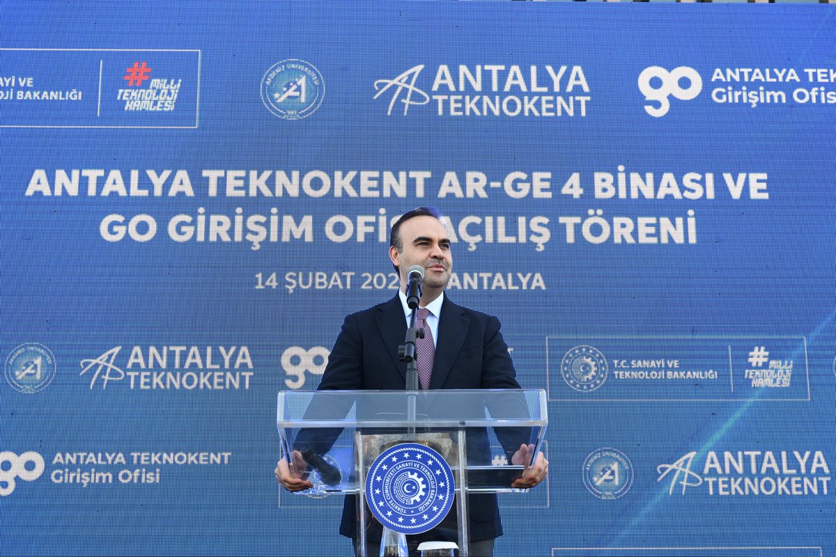 ibrahim___yavuz's tweet photo. Sanayi ve Teknoloji Bakanımız Mehmet Fatih Kacır’ın teşrifleriyle, Antalya Teknokent Ar-Ge 4 Binası ve Antalya Teknokent Girişim Ofisi Açılış Töreni’ni büyük bir gururla gerçekleştirdik.

Açılış töreninde; Sanayi ve Teknoloji Bakanımız Mehmet Fatih Kacır, Akdeniz Üniversitesi Rektörümüz Yönetim Kurulu Başkanımız Prof. Dr. Özlenen Özkan ve Antalya Valimiz Hulusi Şahin ile birlikte konuşmalarımızı gerçekleştirerek; üniversite–sanayi iş birliğinin, Ar-Ge yatırımlarının ve girişimcilik ekosisteminin geleceğine dair vizyonumuzu paylaştık.

Antalya’mızın teknoloji odaklı gelişim yolculuğunda önemli bir adım olan bu yatırımın; yenilikçi fikirleri güçlü girişimlere dönüştüreceğine, genç girişimcilerimize yeni fırsatlar sunacağına ve Milli Teknoloji Hamlesi vizyonu doğrultusunda ülkemizin nitelikli ve sürdürülebilir üretim hedeflerine katkı sağlayacağına inanıyor, şehrimiz ve ülkemiz için hayırlı olmasını diliyorum.🇹🇷🚀

@mfatihkacir @TCSanayi @Ateknokent @Akdenizun @ozlenenozkn