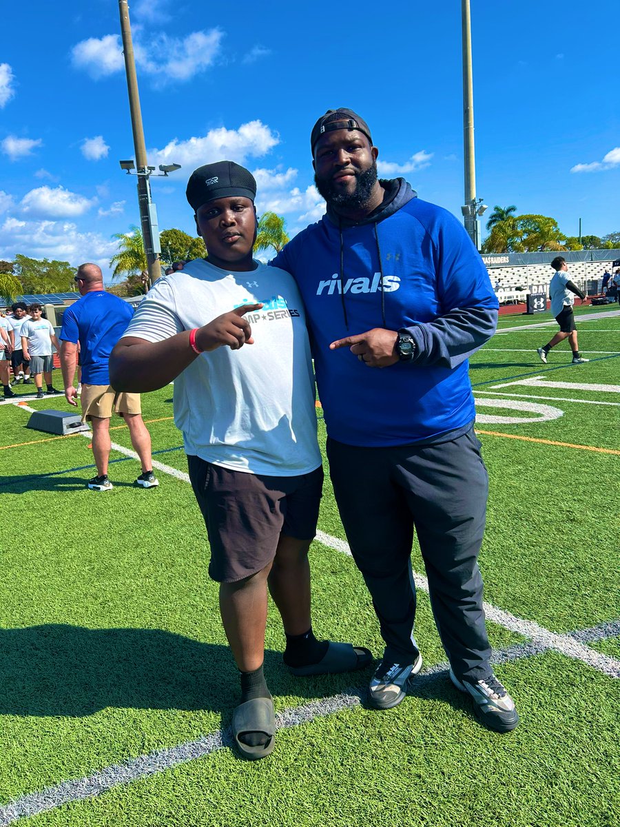 mac_65k's tweet photo. Just wanna thank @craftinglinemen for working with me today and helping to make my craft better than yesterday! Looking forward to competing tomorrow! @coachwwest @RonnellSandy @CoachJakeOwens9 @Coach_Hep92 @CoachCharlieW1 https://t.co/hYHhhKKAcG