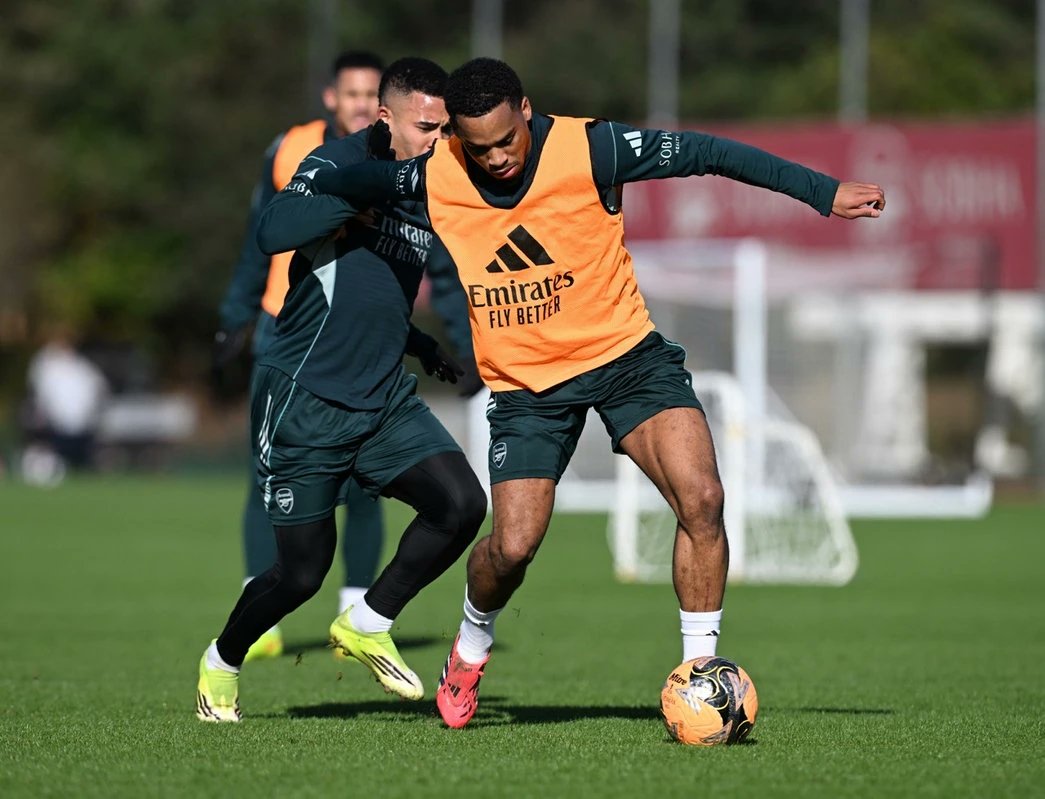 ArsenalRadar's tweet image. Pastor Timber in training 🙌