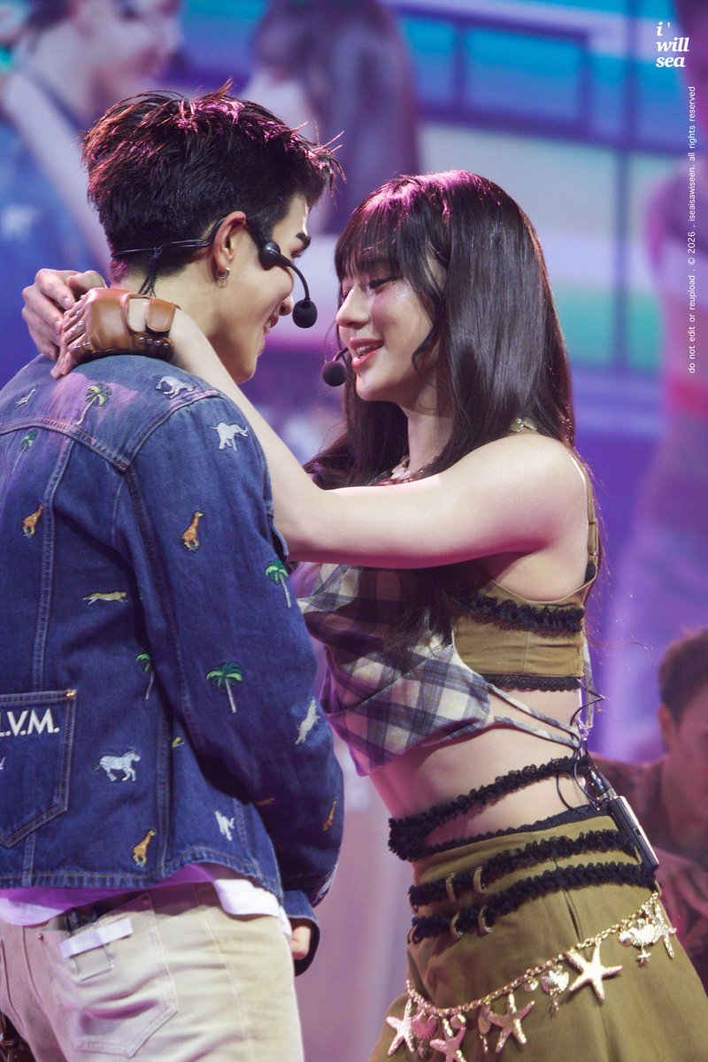 When Fourth said “someone very suayyyyyyyyy” he wasn’t kidding.
P’LEGO 😻🫶😻

FALL IN LOVE ARTIST FOURTH #RISERCONCERTD2 <a href="/tawattannn/">FOURTH</a> #Fourthnattawat #โฟร์ทณัฐวรรธน์