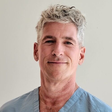 NicolasNA27's tweet photo. Conoce al Dr. Sean O'Mara, el mejor médico del mundo en el tratamiento de la grasa visceral. 

Ha dedicado décadas a investigar al asesino silencioso que envenena nuestros cuerpos. 

Aquí tienes sus 7 reglas clave para eliminar la grasa abdominal visceral: 

1) Come más carne. https://t.co/bPIXuWoLFR