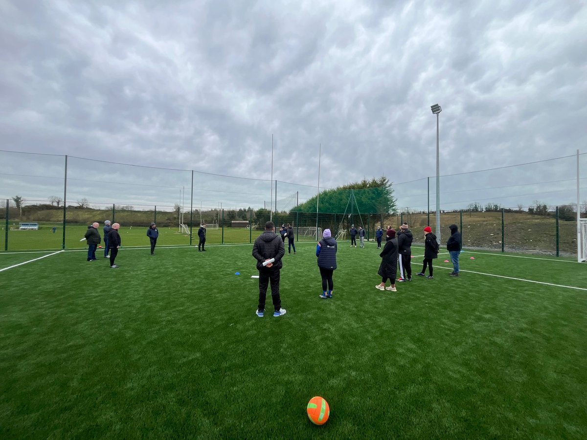 LeitrimG's tweet photo. The practical session of our ICGG course was completed this morning 🟢🟡

Well done to everyone who braved the conditions, great to be able to use the new Astro turf in @allengaels https://t.co/0H2b1WUZ34