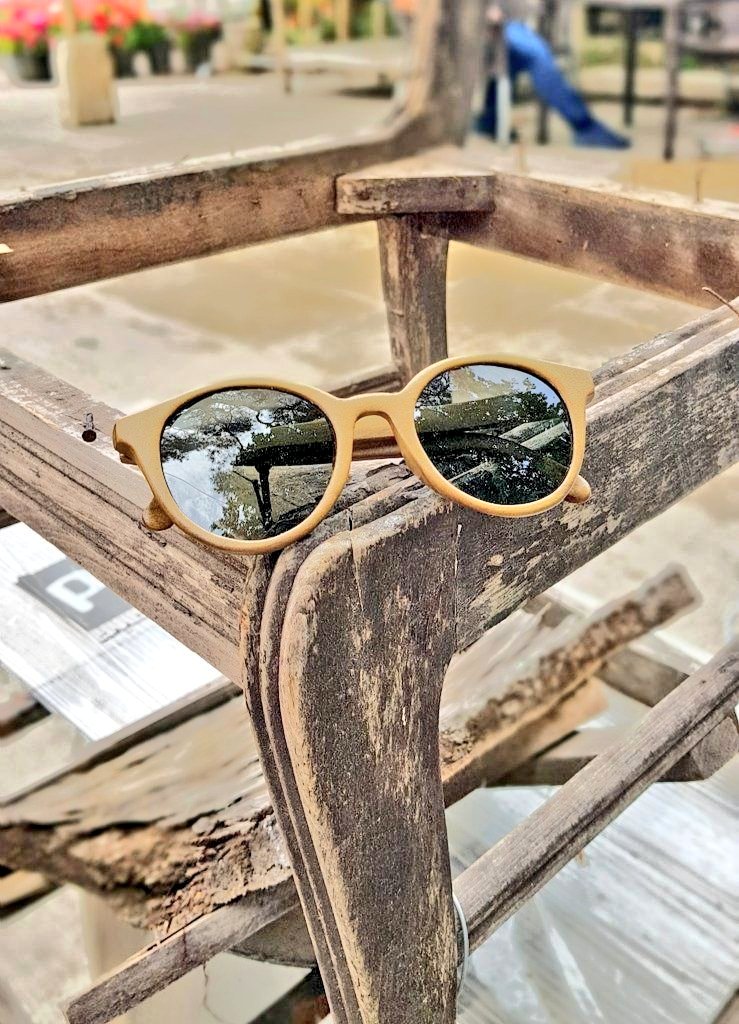 به علت افزایش پول پیش کارگاه و بدهی و ۴ ماه کرایه عقب افتاده میخوام تمام عینکارو ۵۰٪ درصد تخفیف بزارم فریم دودی با عدسی یووی ۴۰۰ و پلاریزه ۵ بوده میدم ۲۵۰۰
و طبی ۶ بوده ۳ تومن
خیلی خوشحال میشم ازم حمایت کنید ریت کنید تمام کارا دست سازه و ۱ سال ضمانت بی قید و شرط داره
مرسی🫂