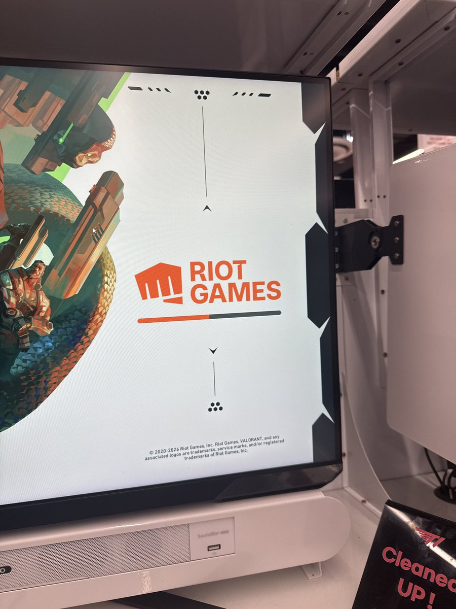 NANDecho's tweet image. the very first thing to do after landing