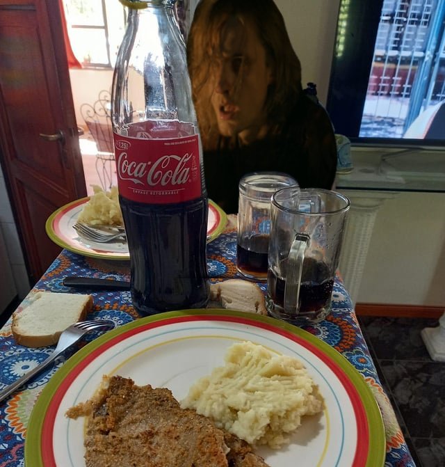 maa daeron quiere otra milanesa
MENTIRA SEÑORA