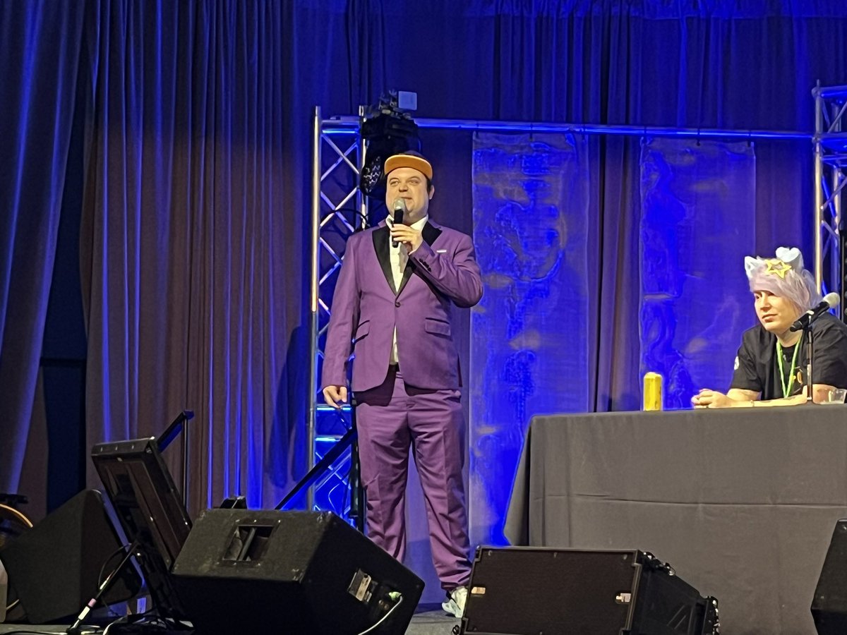 Generic pony tweet media