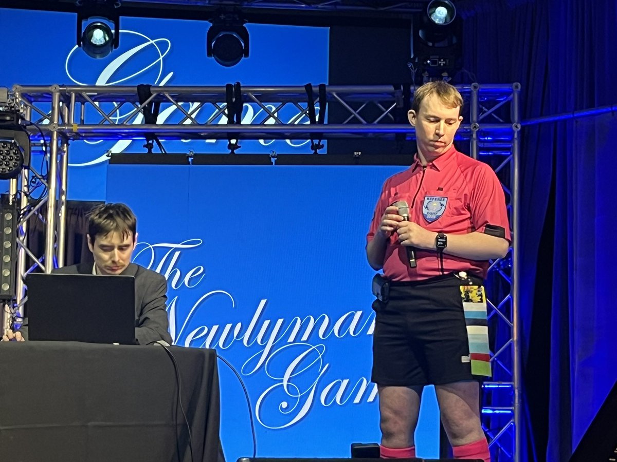 Generic pony tweet media