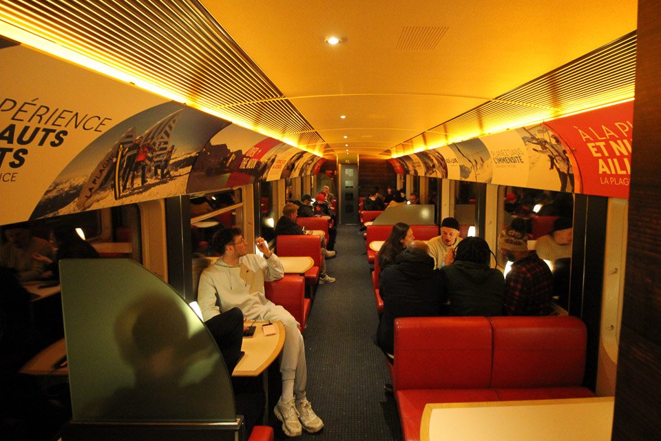 skipedia's tweet image. Love this review of the 'Travelski Night Express' by Daniel  at @snowcarbon 
mailchi.mp/c5cff8084c6d/s…

#traintravel #skiflightfree