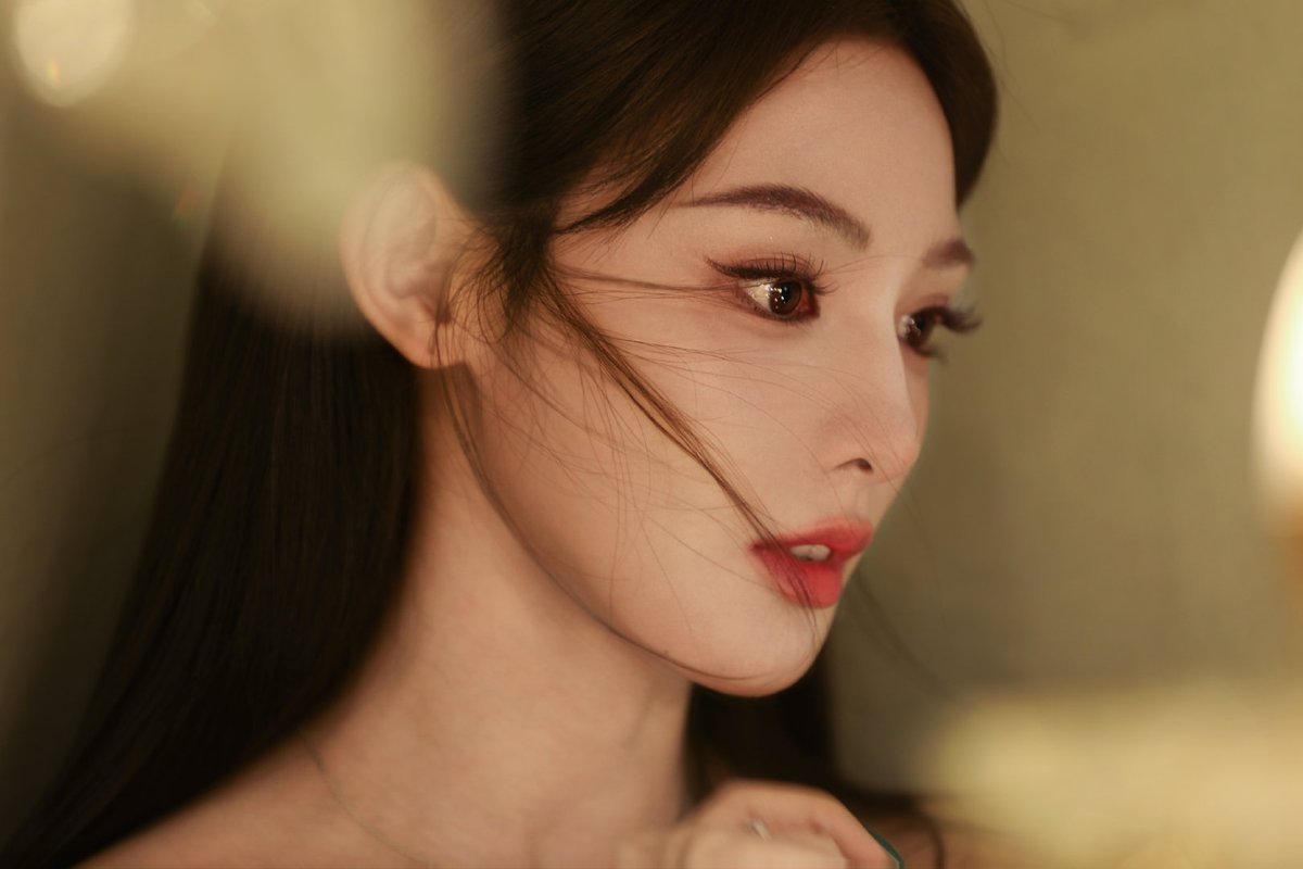 Peng Xiaoran's studio shares outtakes from Vanity Teen China cover shoot 

More photos here: weibo.com/6872420512/526… 
weibo.com/6211931429/526…