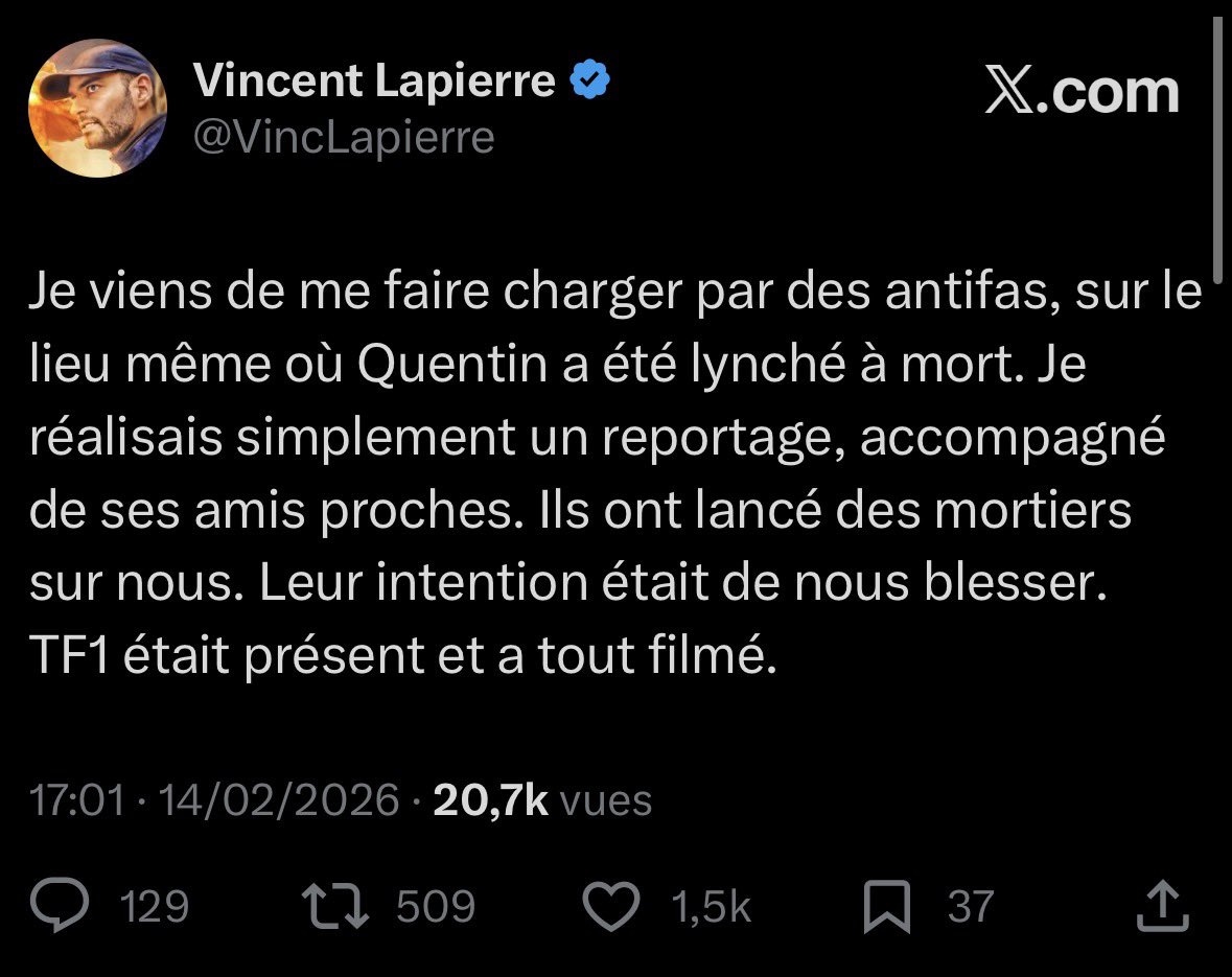 BastionMediaFR's tweet image. 🔴🇫🇷 𝗔𝗟𝗘𝗥𝗧𝗘 𝗜𝗡𝗙𝗢 — Le reporter @VincLapierre a été AGRESSÉ par des antifas sur les lieux où Quentin a été lynché à mort à Lyon.

Alors qu’il réalisait un reportage, plusieurs mortiers ont été TIRÉS en sa direction, avec l’intention manifeste de le blesser.