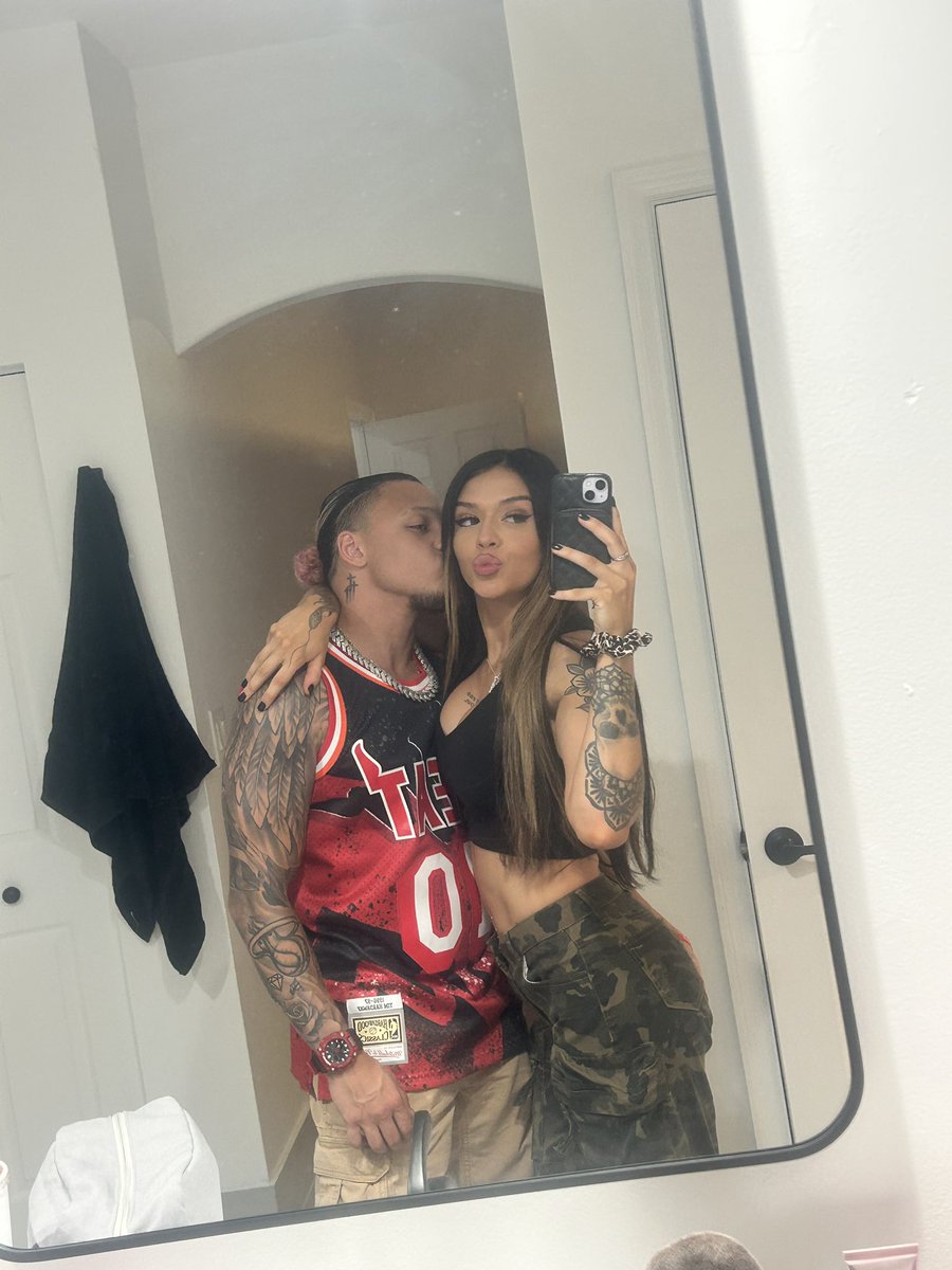 KCwrestles's tweet photo. The Only One I need☝🏽🩷💯

Happy Valentines Day @ElaynaBlack ❤️🌹🩷💌💘 https://t.co/PwTRuIpQo6