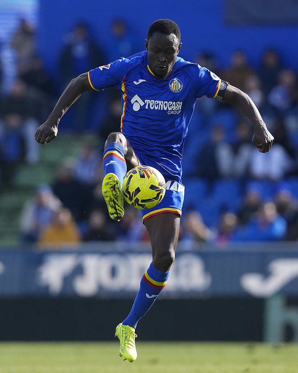 ¿Vitinha? ¿Pedri? ¿Rice? ¿Zubimendi?

Os presento al mejor mediocentro del planeta; N’GOLO DJENÉ 🔵🇹🇬