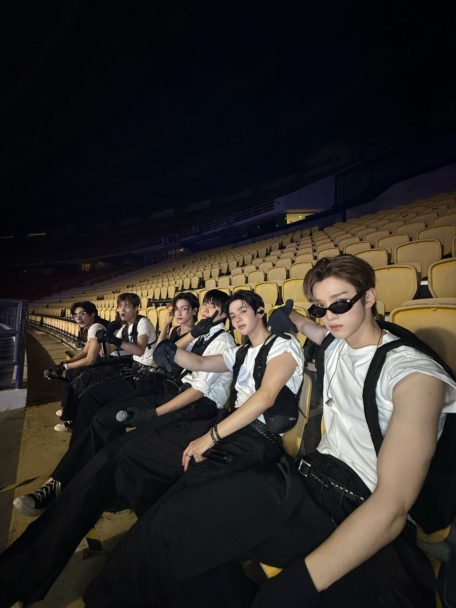 redfiirelight's tweet photo. ไอเบ้บจัดผมอยู่อย่างนั้น 5555555 https://t.co/AMzqK2ZHFb