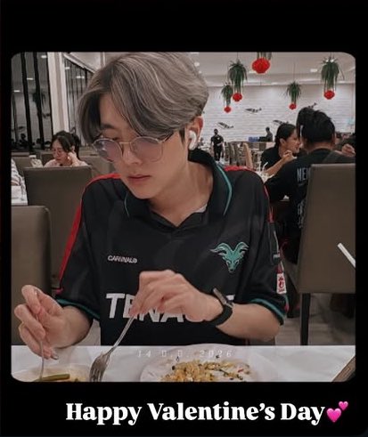 วาเลนไทน์ของเมนชั้น เช้าเข้าตึกไปแข่ง แข่งเสร็จตกเย็นไปเดตกับแฟนต่อหวานๆ ส่วนแฟนคลับมันดูแข่งจบนอนเหงาอยุ่บ้าน