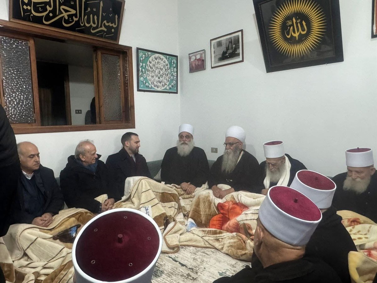 #موحد_درزي 
#صوت_الحق 

١٤ شباط، تاريخ بالنسبة لطائفة الموحدين الدروز  رمزاً للكرامة ووقفة عز  للمتجذرين في وطنيتهم وعروبتهم، وللاقوياء في نفوسهم، فمعركة الشحار التي نحتفل بذكراها ليست مجرّد محطة عابرة في تاريخ الجبل، بل صفحة مشرقة كُتبت بالدم والوفاء، يوم هبّ الرجال دفاعًا عن