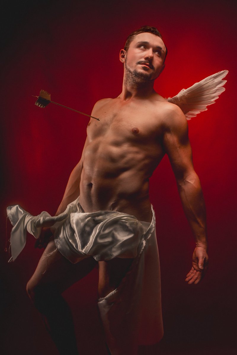 himbo Hashira (ibc feb 20th-23rd)🍑 tweet media