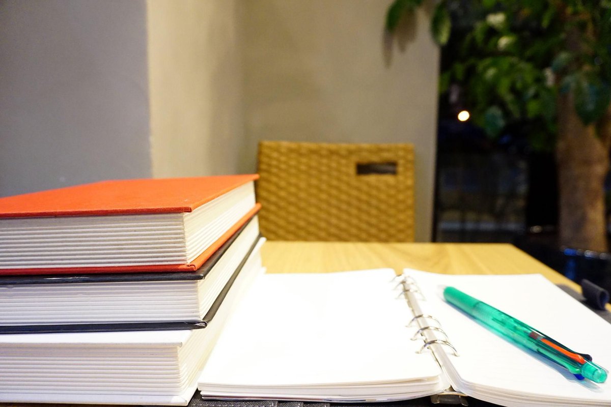 ThomasPyatt14's tweet image. Still working on my first book.

Some days it’s 10 pages.
Some days it’s 2 sentences.

But the key is this:

I don’t stop.

Writing feels a lot like life — you just keep turning the page.

Excited to share it with you when it’s ready.

#WritingJourney #PersonalGrowth #AuthorLife