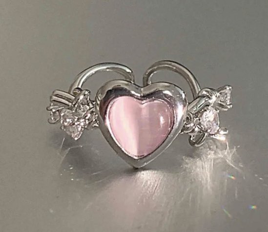 aesttics's tweet image. pink heart rings