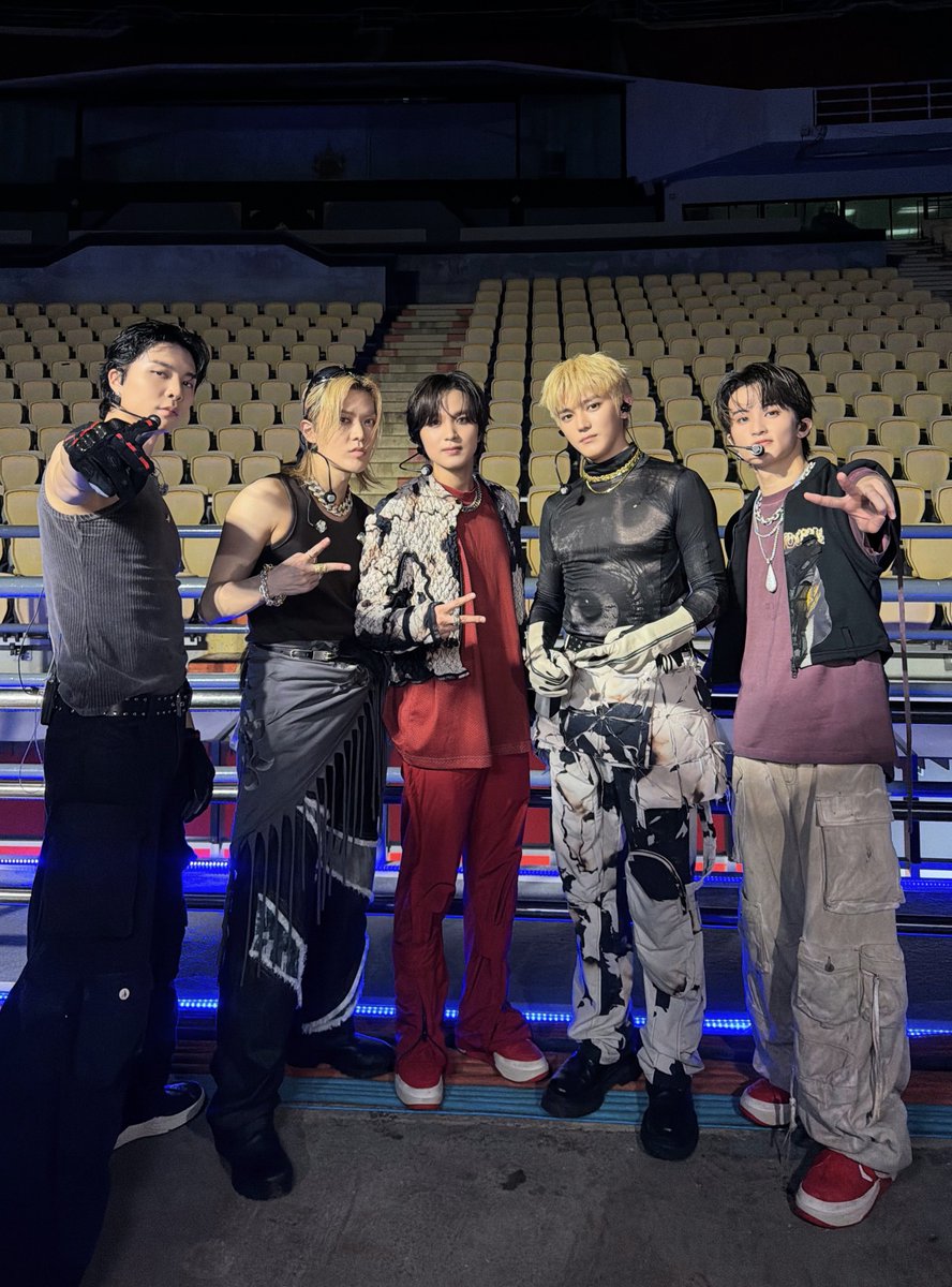 NCTsmtown_127's tweet image. #NCT127 in SMTOWN LIVE 2025-26 @ BANGKOK 

#SMTOWN #SM_30thAnniversary
#SMTOWN2025_26_BANGKOK