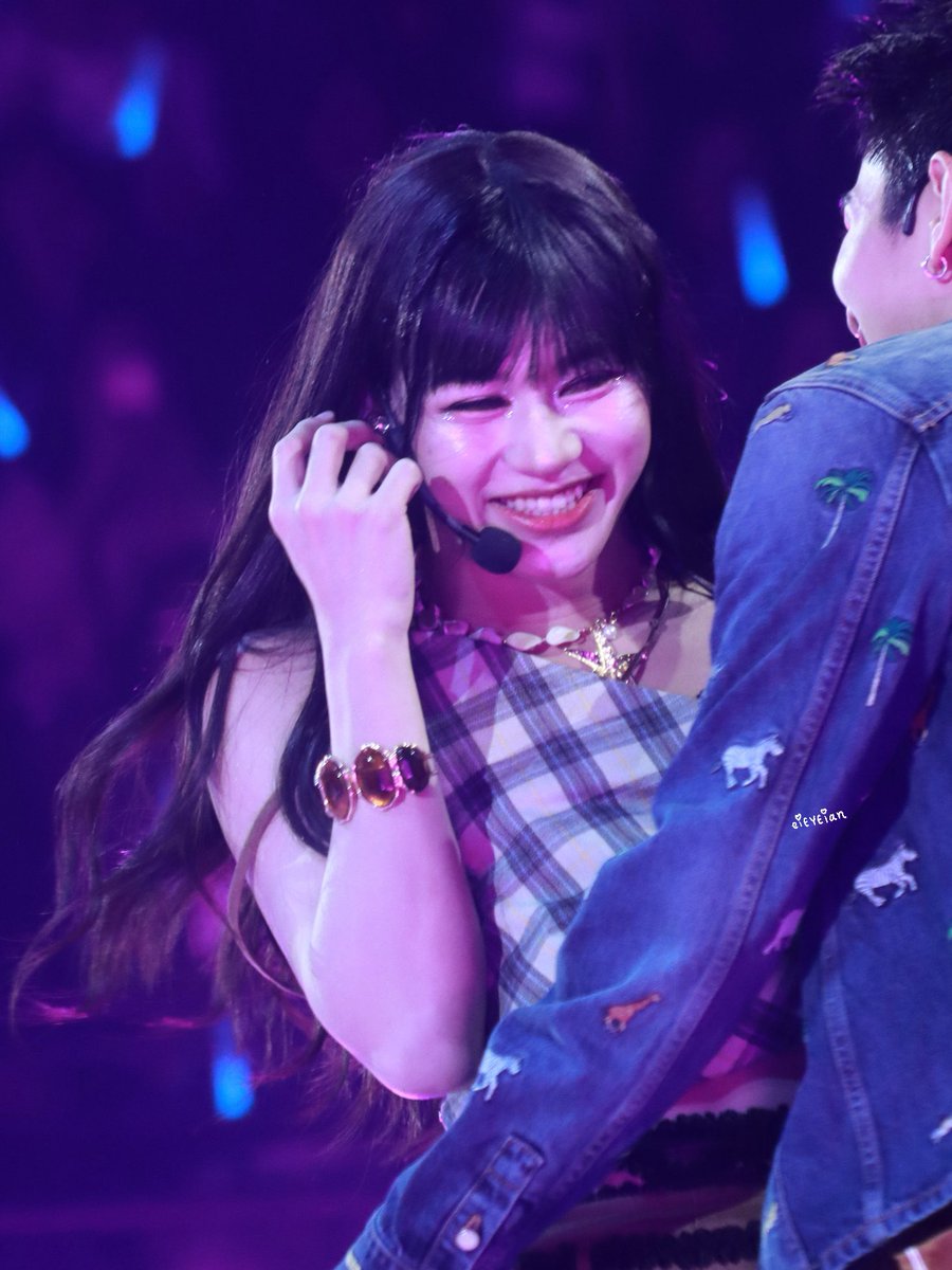 Eieyeian's tweet image. ยิ้มน่ารักจังคับคนสวย

LYKN RISING ERA
#RISERCONCERTD2
#Lego_Rapeepong #LYKN
{ ⌒♡*:･@realxlg  ☆ﾟ.* }