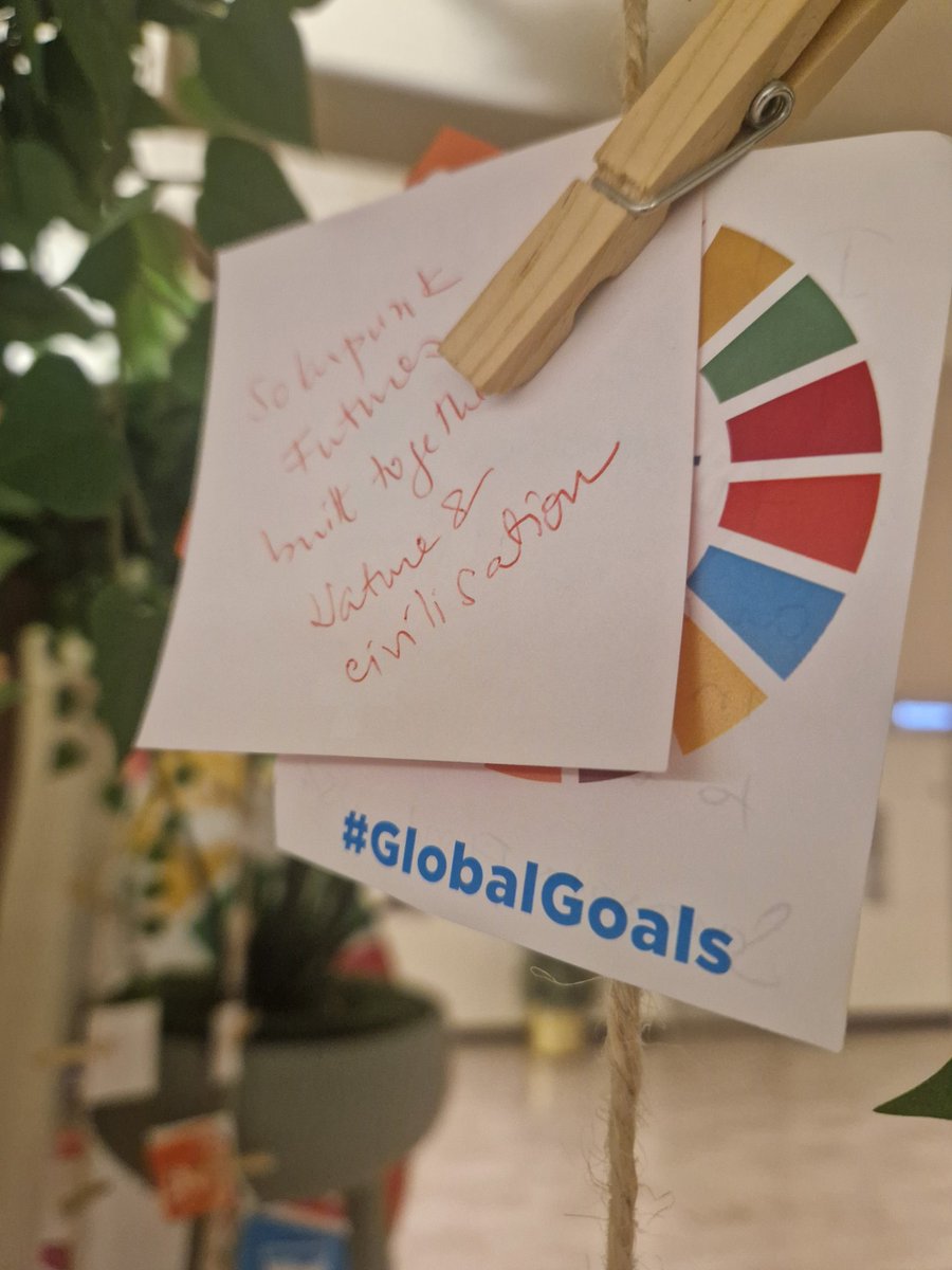 Golden Lady tweet media