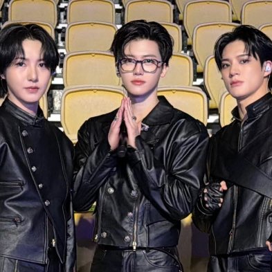 เอ็นดูมาก แจมินยืนตงกลาง ละยกมือทุจ้า 🥺🥺🥺 น่าร้ากกอะ 5555555555555